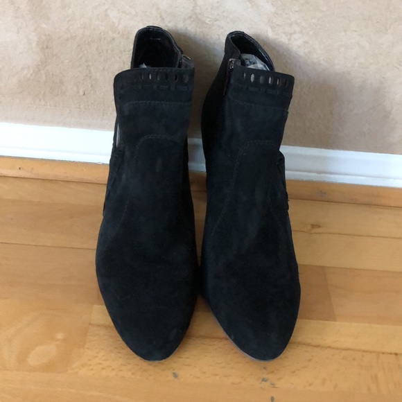 VINCE CAMUTO Black Suede Ankle Boots Size 9.5/41 - Picture 7 of 10